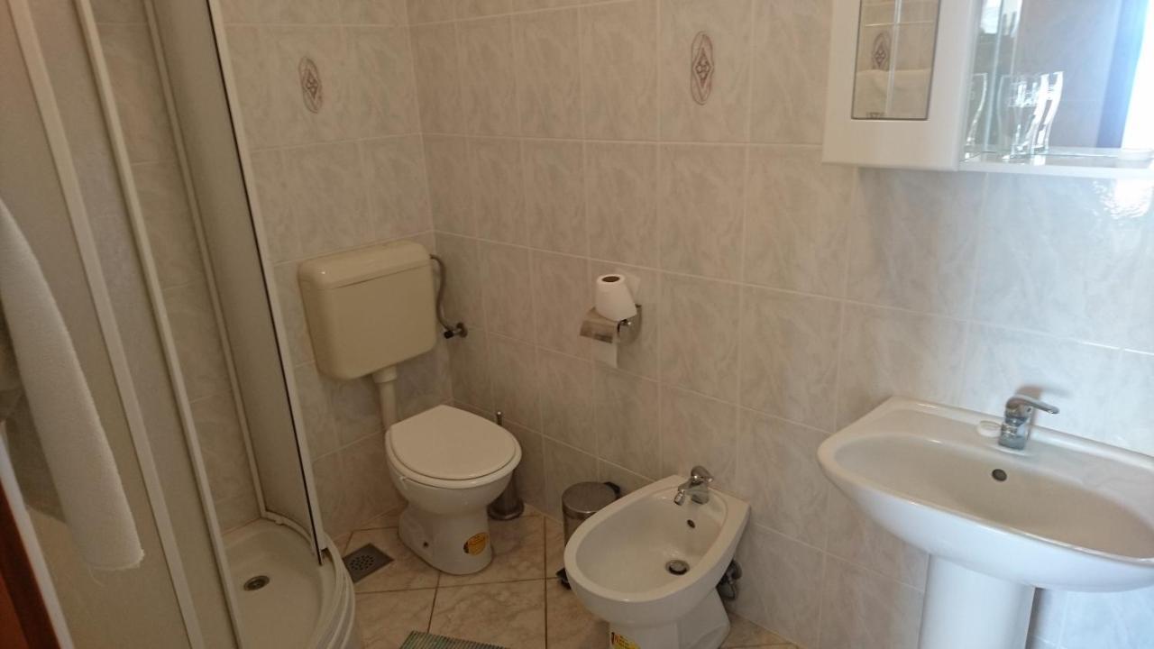 드라말리 Restoran Sirena B&B 외부 사진